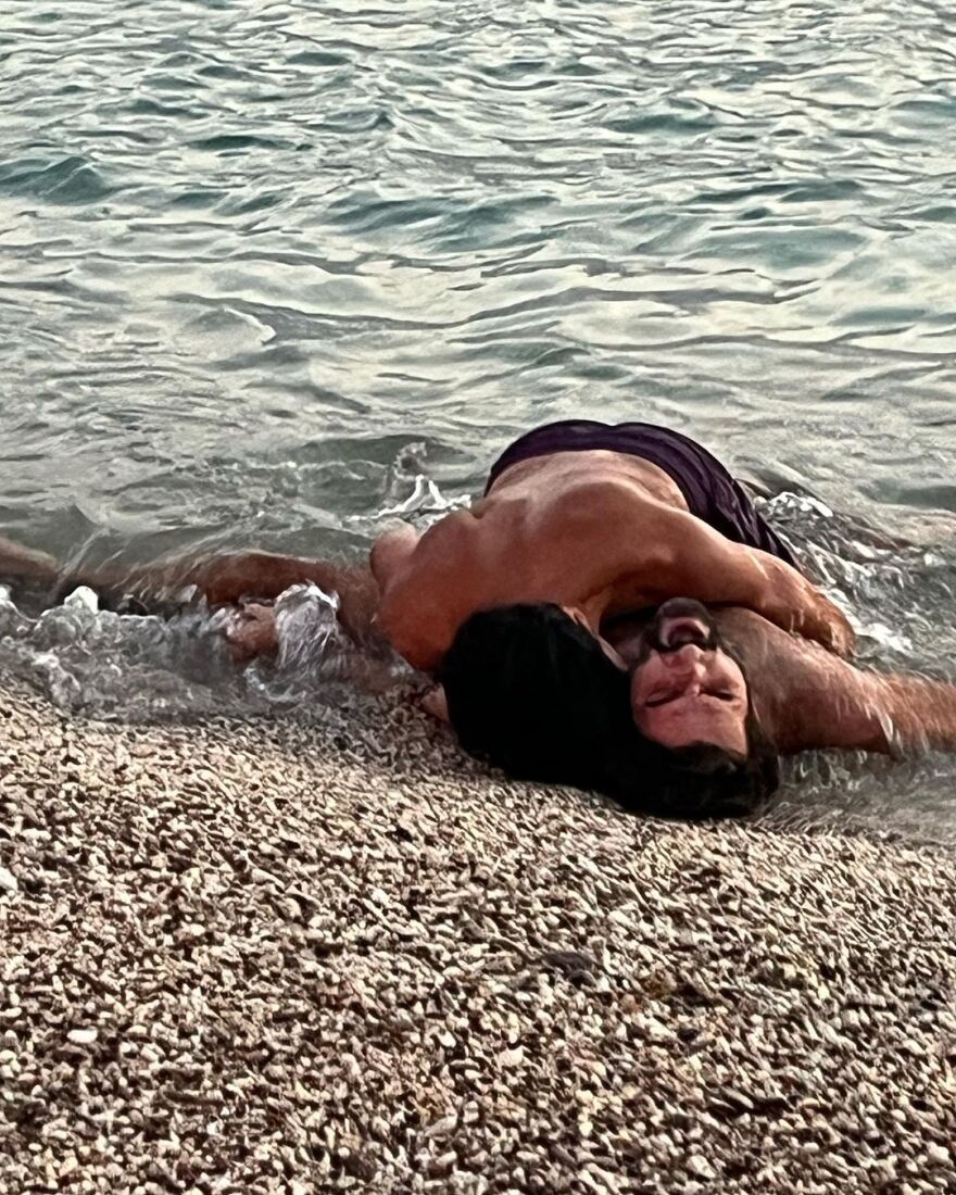 Έλενα Τοπαλίδου: Φωτογράφησε τον Νίκο Κουρή με τον γιο τους 