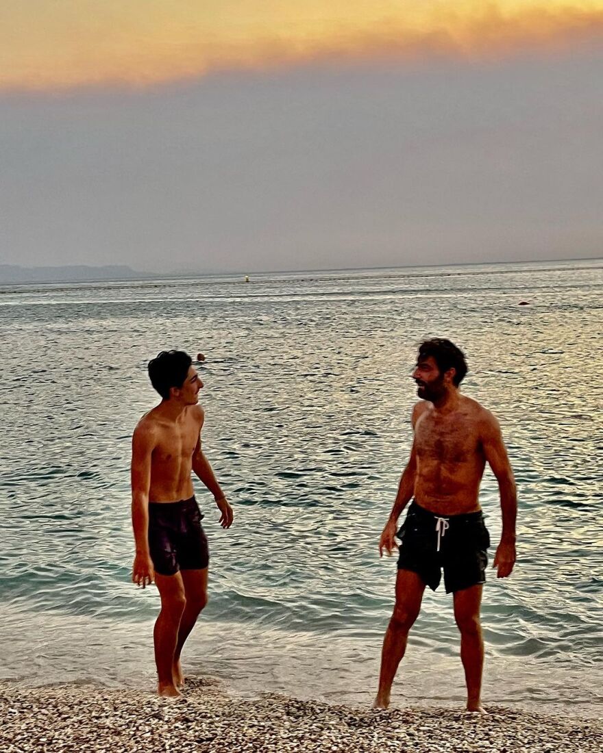 Έλενα Τοπαλίδου: Φωτογράφησε τον Νίκο Κουρή με τον γιο τους 