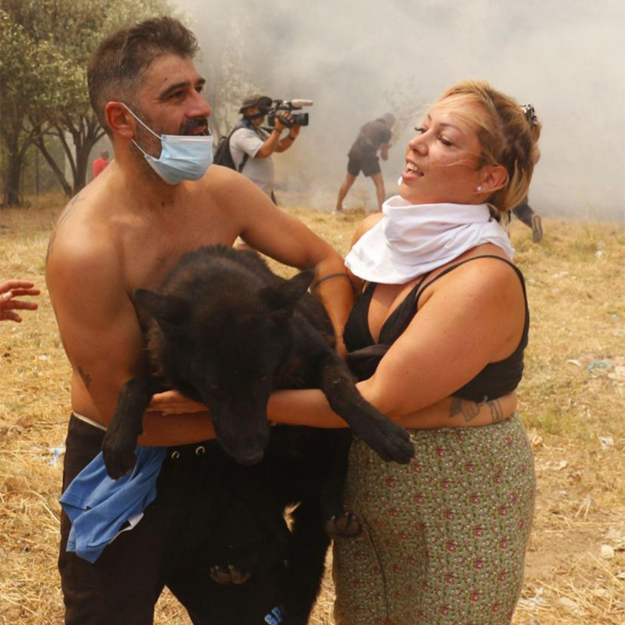 Τάσος Μπαλάσκας: Έχασε την σύζυγό του στην Καππαδοκία, έσωσε δεκάδες ζωές στην Πάρνηθα - Δείτε φωτογραφίες