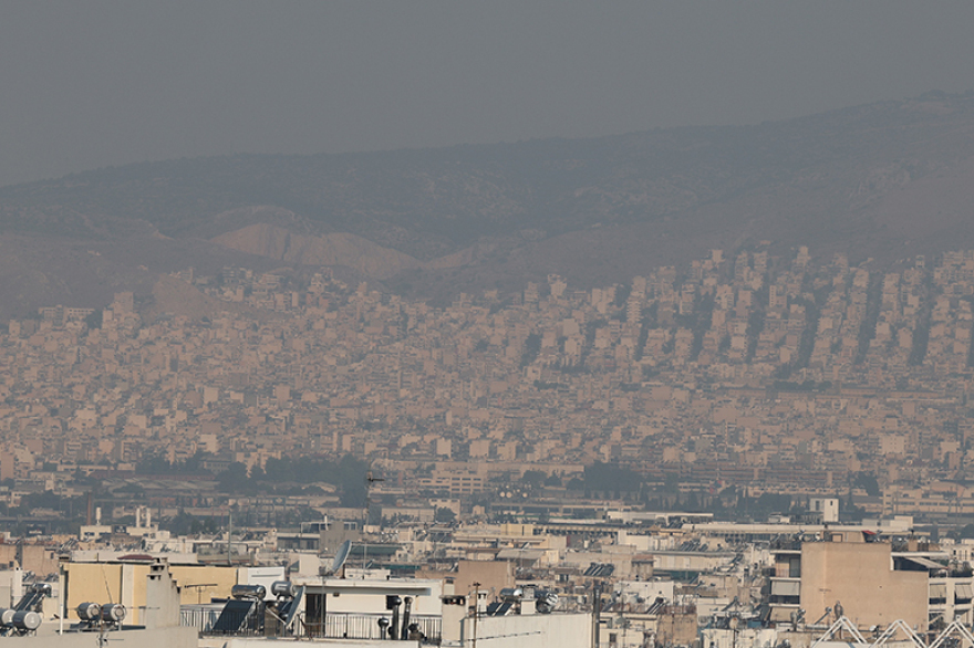 Πόσο επιβλαβής είναι ο καπνός από τις πυρκαγιές: Τι προκαλεί στους πνεύμονες και το ανοσοποιητικό μας σύστημα