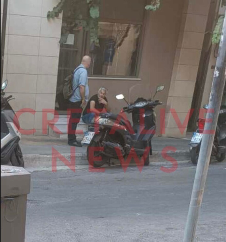 Ηράκλειο: Ο πατέρας του Νίκου περίμενε να δει από κοντά τον 22χρονο που πυροβόλησε τον γιο του - Δείτε φωτογραφίες