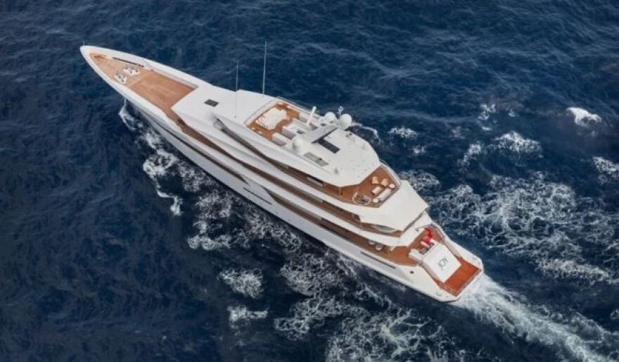 Μάικλ Τζόρνταν: «Οργώνει» τη Μεσόγειο με γιοτ 80 εκατ. δολαρίων που έχει και γήπεδο μπάσκετ! - Δείτε βίντεο και φωτογραφίες 