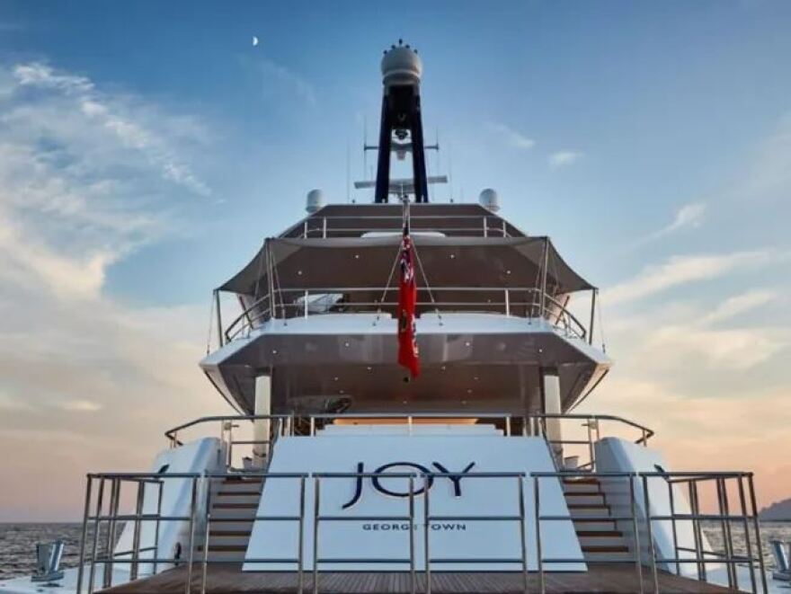 Μάικλ Τζόρνταν: «Οργώνει» τη Μεσόγειο με γιοτ 80 εκατ. δολαρίων που έχει και γήπεδο μπάσκετ! - Δείτε βίντεο και φωτογραφίες 