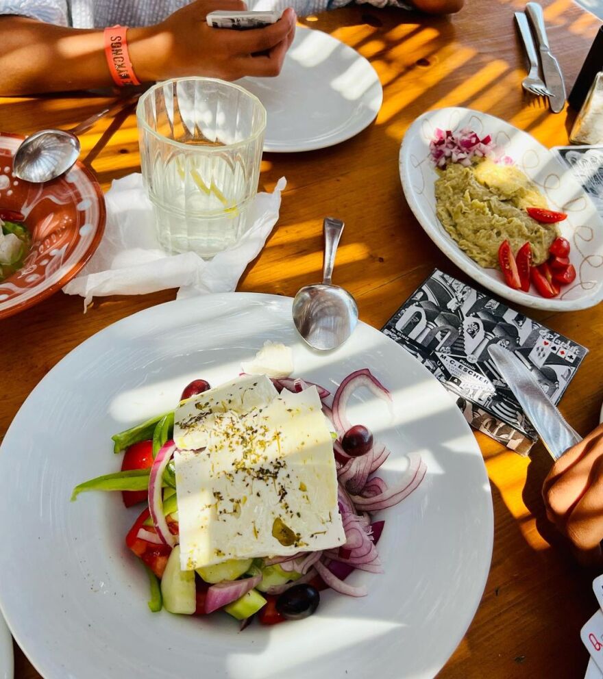 Κάντις Σουάνπολ και Ντάουτσεν Κρους: Δύο θεές στην Ελλάδα - Κάνουν διακοπές σε σκάφος στη Μύκονο