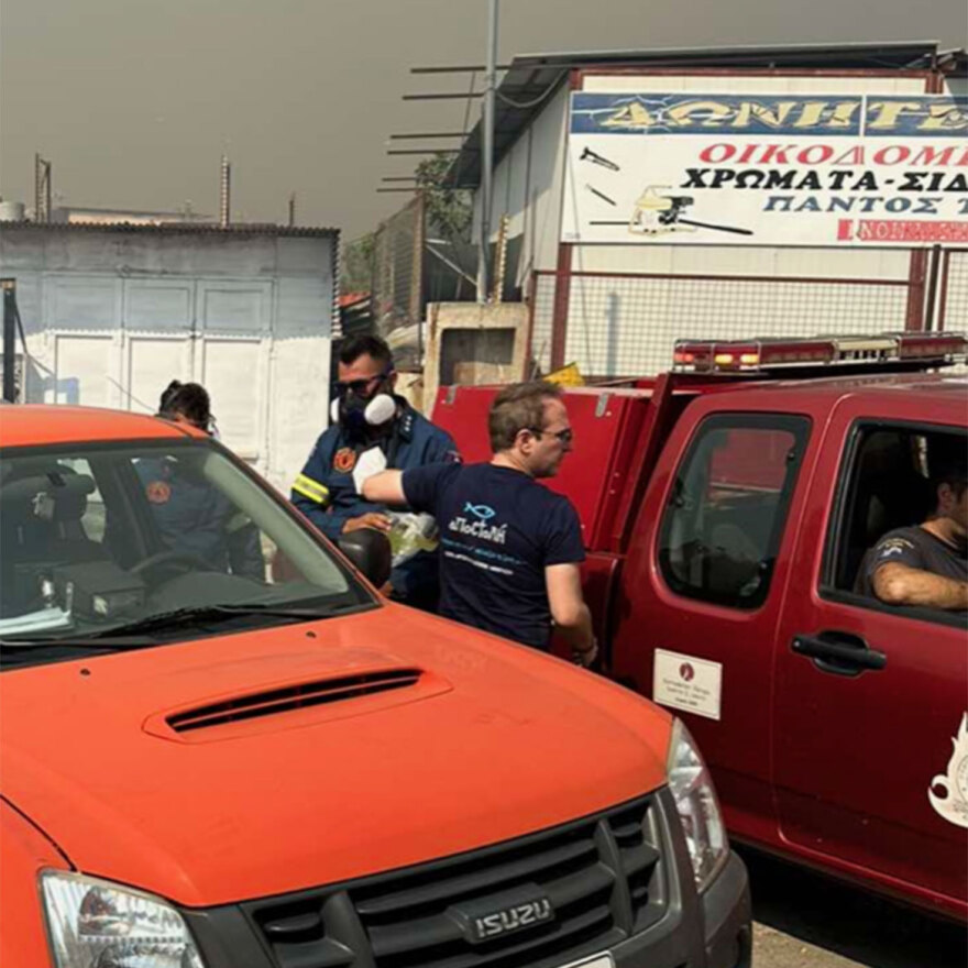 Η «Αποστολή» στα μέτωπα της φωτιάς στην Πάρνηθα και στην Θράκη