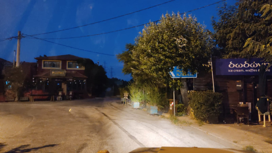 O ρόλος του στρατού στη μάχη με τις φλόγες: Ολονύχτια επιτήρηση και περιπολίες μέσα στα βουνά