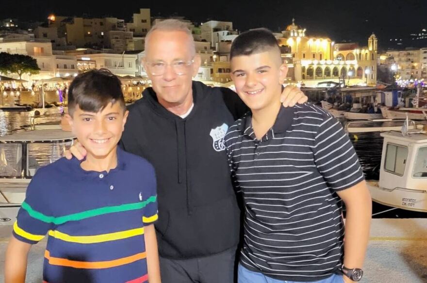 Τομ Χανκς - Ρίτα Γουίλσον: Στην Κάρπαθο το ζευγάρι - Δείτε φωτογραφίες και βίντεο