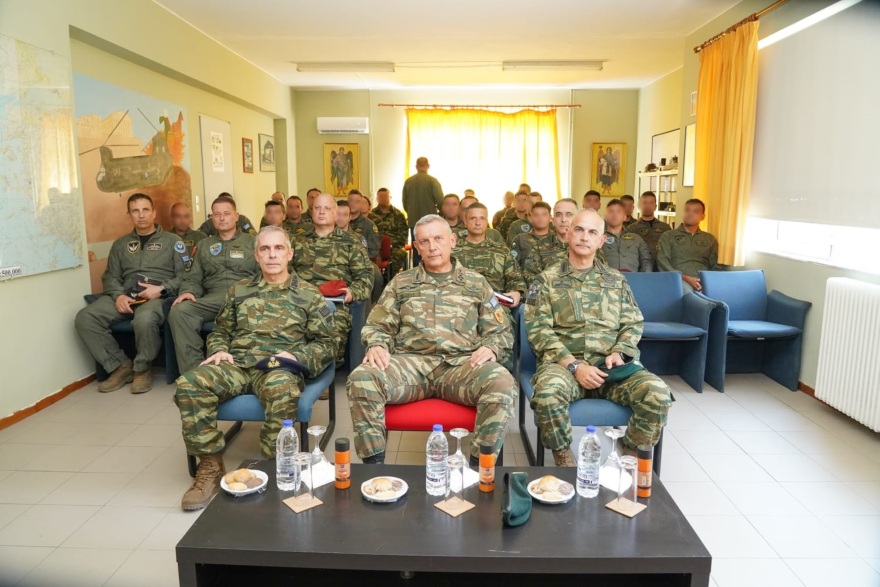 Επίσκεψη Αρχηγού ΓΕΕΘΑ στο 2ο Συγκρότημα Αεροπορίας Στρατού στην Πάχη Μεγάρων