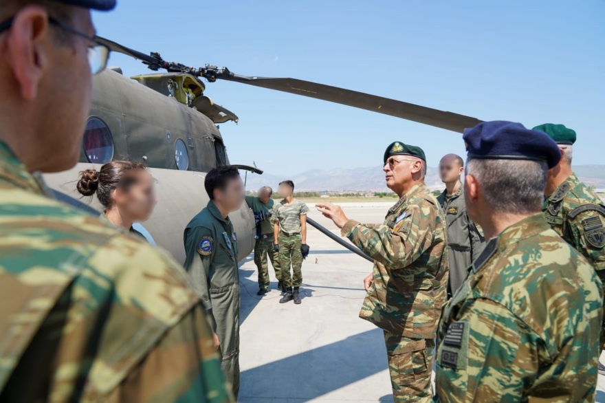 Επίσκεψη Αρχηγού ΓΕΕΘΑ στο 2ο Συγκρότημα Αεροπορίας Στρατού στην Πάχη Μεγάρων