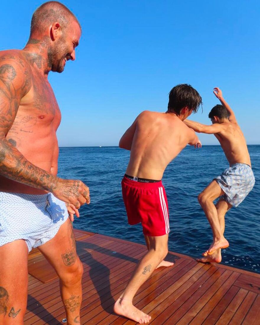 Ντέιβιντ Μπέκαμ - Βικτόρια Μπέκαμ: Το φιλί τους στις καλοκαιρινές τους διακοπές