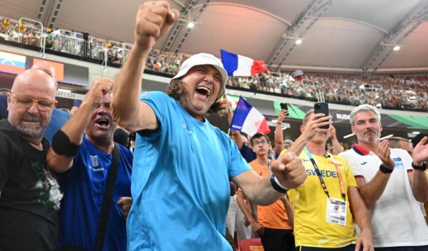 Γιώργος Πομάσκι: Δάκρυα χαράς για τη «χρυσή» επιτυχία του Τεντόγλου - Δείτε φωτογραφία