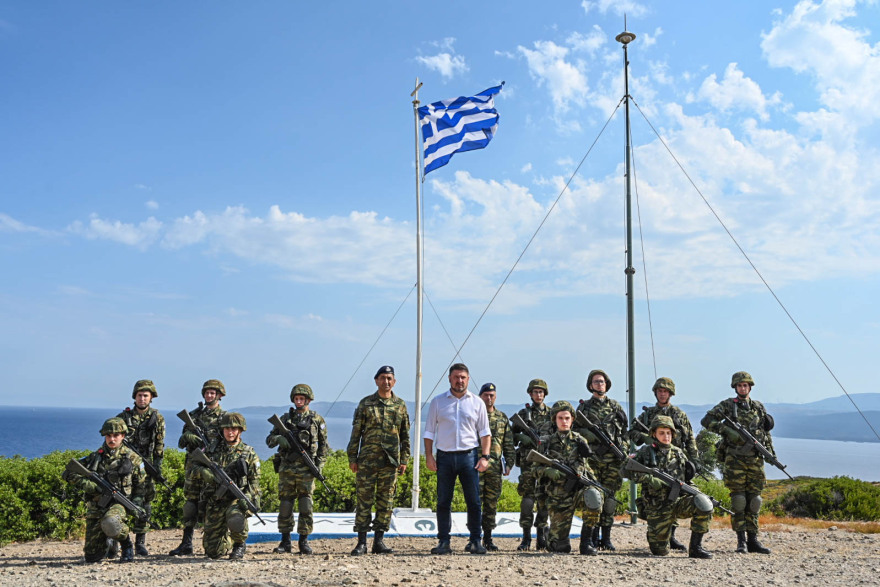 Στα επιτηρητικά φυλάκια «Οινουσσών» και «Παναγιάς» ο Χαρδαλιάς