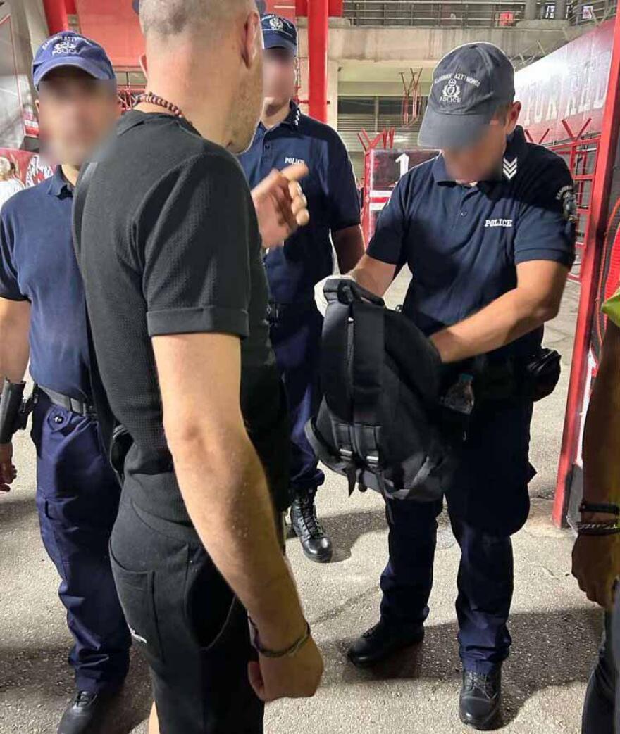 Έλεγχοι της ΕΛ.ΑΣ στις εισόδους των θυρών σε Τούμπα και Καραϊσκάκη - Δείτε φωτογραφίες