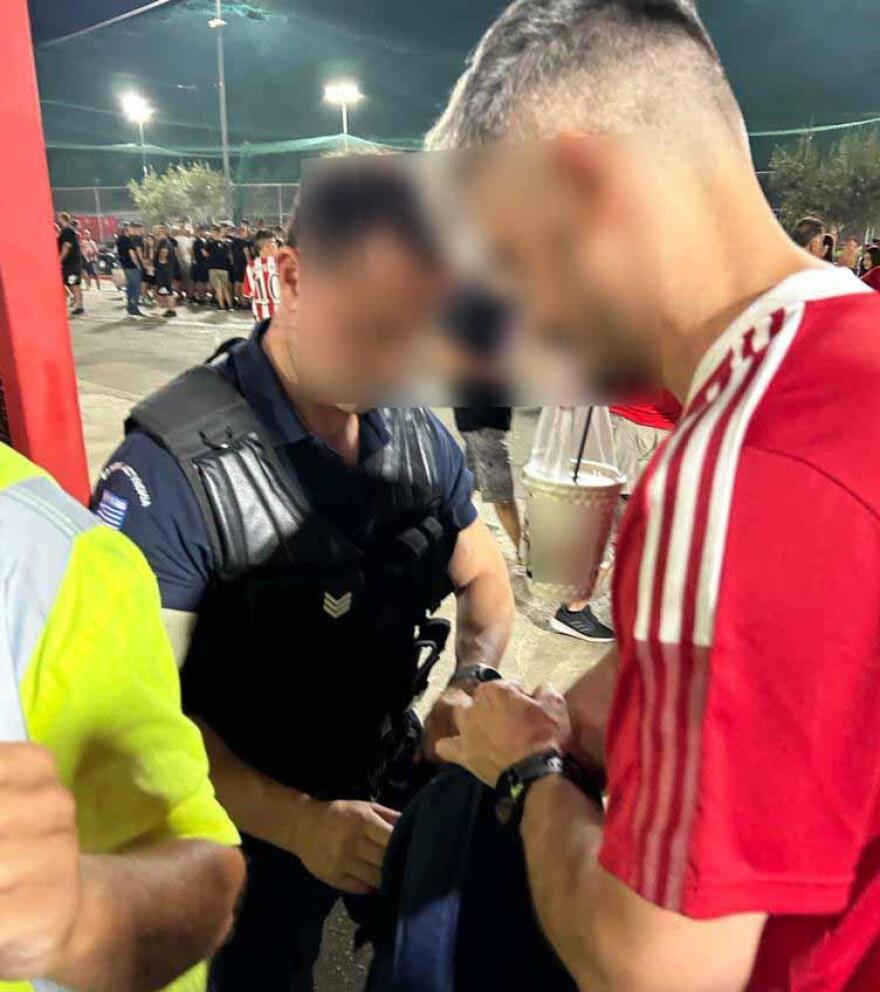 Έλεγχοι της ΕΛ.ΑΣ στις εισόδους των θυρών σε Τούμπα και Καραϊσκάκη - Δείτε φωτογραφίες