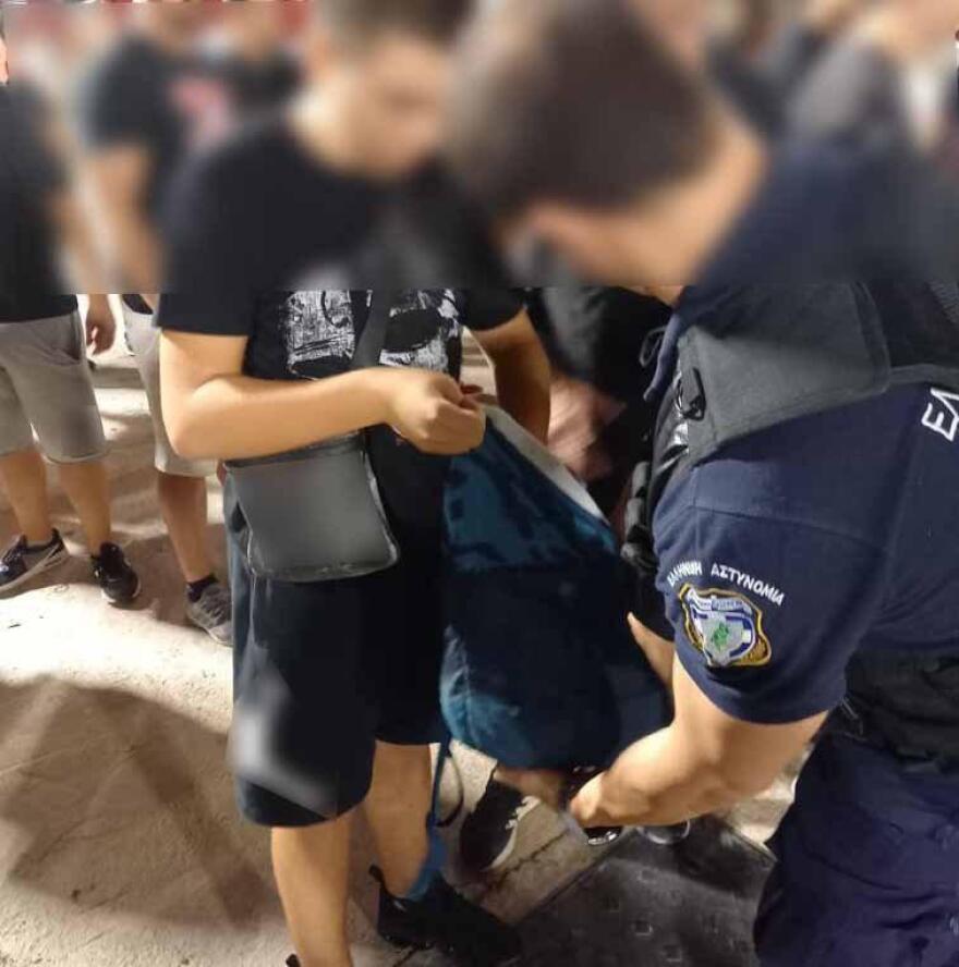 Έλεγχοι της ΕΛ.ΑΣ στις εισόδους των θυρών σε Τούμπα και Καραϊσκάκη - Δείτε φωτογραφίες