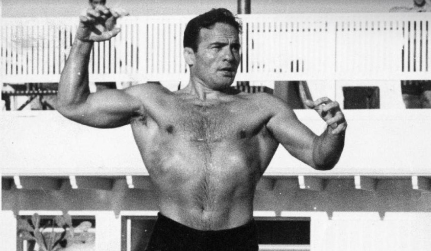 O Μπέος, η προϊσταμένη Νεοτέρων Μνημείων Θεσσαλίας και ο... Τόφαλος