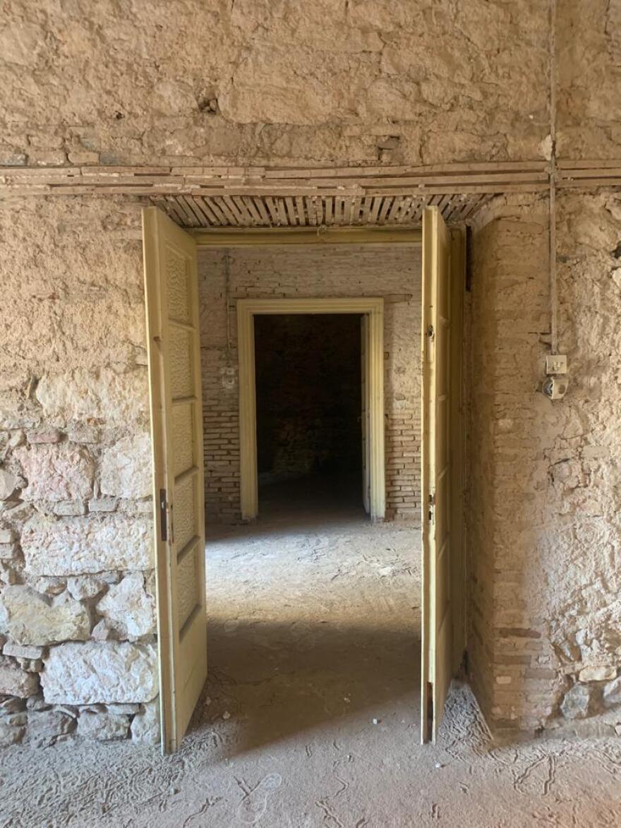 ΥΠΠΟ: Αποκαθίσταται η οικία του Κωστή Παλαμά στην Πλάκα - Δείτε φωτογραφίες