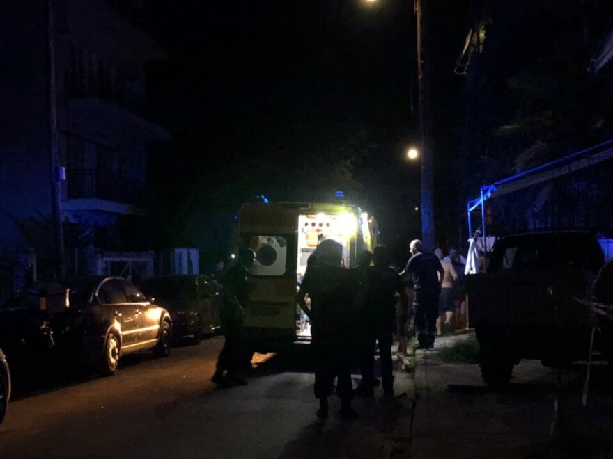 Λάρισα: 63χρονος έπεσε από το μπαλκόνι του - Είχε βγει να διαμαρτυρηθεί για φασαρία στον κάτω όροφο