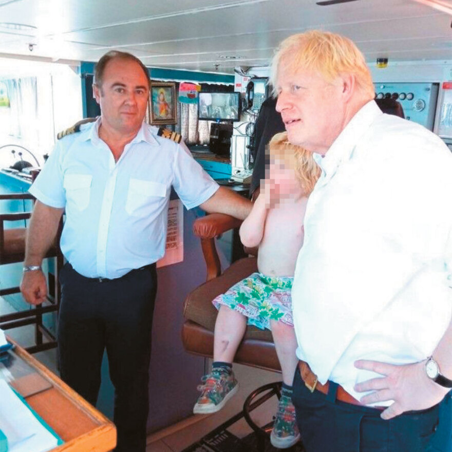 Μπόρις Τζόνσον: Για έκτη χρονιά στη χώρα μας - Το ελληνικό καλοκαίρι του Βρετανού πρώην πρωθυπουργού