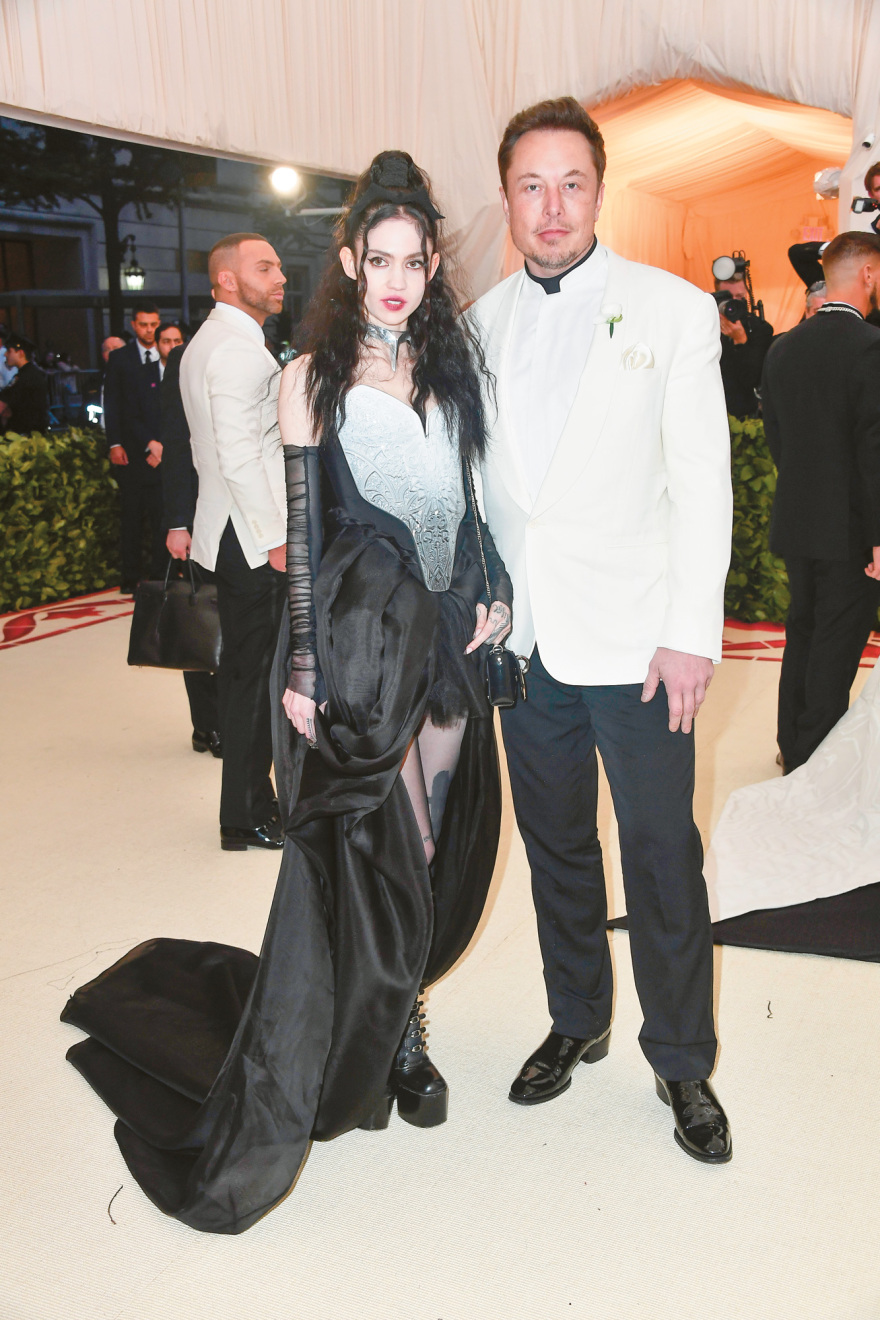  Η σκανδαλώδης και πολυσυζητημένη βιογραφία του Έλον Μασκ - Sex, drugs και... Μέγας Ναπολέων! 