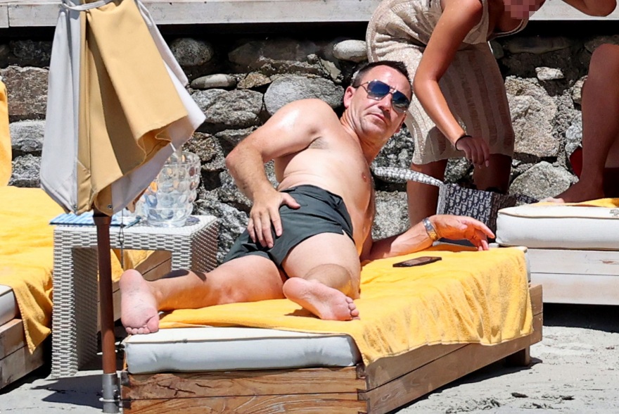 Φωτογραφίες: Ο Τζον Τέρι με τη γυναίκα του στη Μύκονο