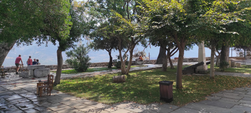 Φωτιά στη Βοιωτία - Μονή Οσίου Λουκά: Ανοικτός για τους επισκέπτες ο χώρος 