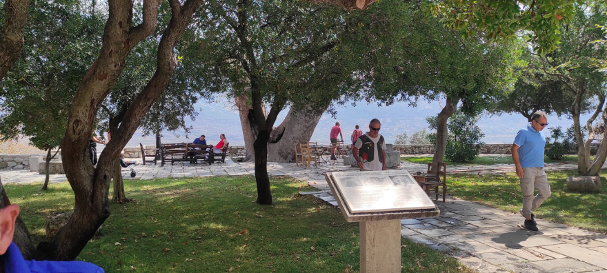 Φωτιά στη Βοιωτία - Μονή Οσίου Λουκά: Ανοικτός για τους επισκέπτες ο χώρος 