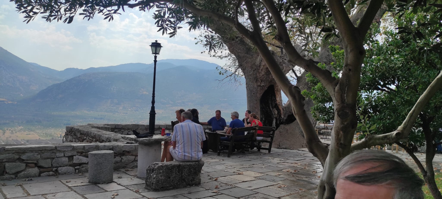 Φωτιά στη Βοιωτία - Μονή Οσίου Λουκά: Ανοικτός για τους επισκέπτες ο χώρος 