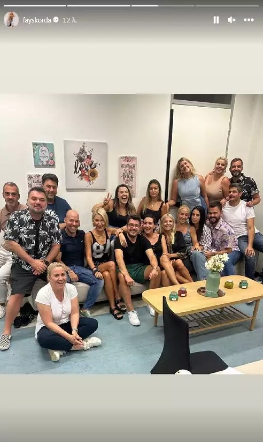 Φαίη Σκορδά: Η φωτογραφία με την ομάδα της εκπομπής της ενόψει της πρεμιέρας