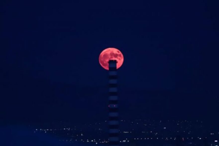 Blue Moon: Έχει ένα… «μπλε» φεγγάρι απόψε