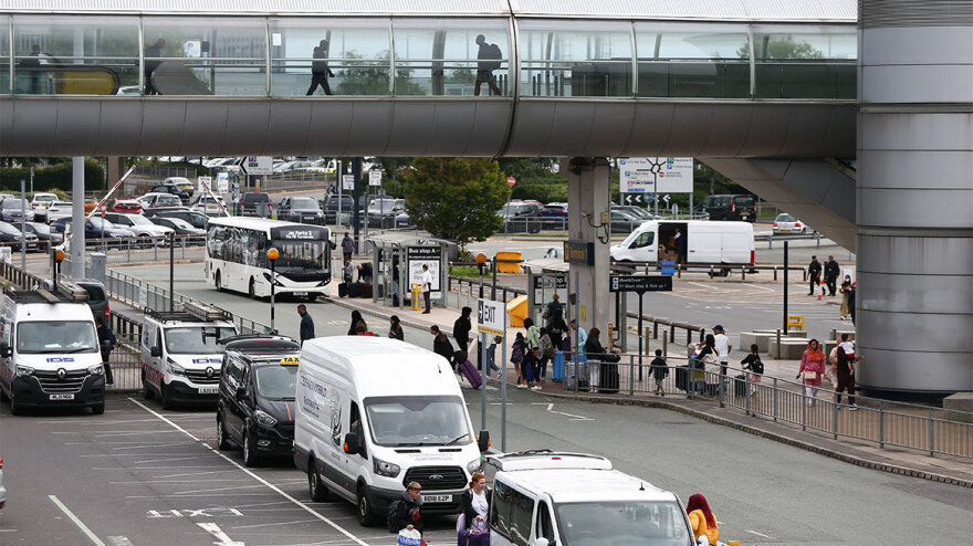 Υπάρχει τρόπος να αποζημιωθούν οι επιβάτες από το αεροπορικό χάος στην Ευρώπη; - Τι ισχύει για τους Έλληνες πολίτες