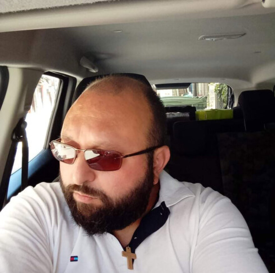 Ποιος είναι ο αυτόκλητος «σερίφης» που «συνέλαβε» μετανάστες στον Έβρο