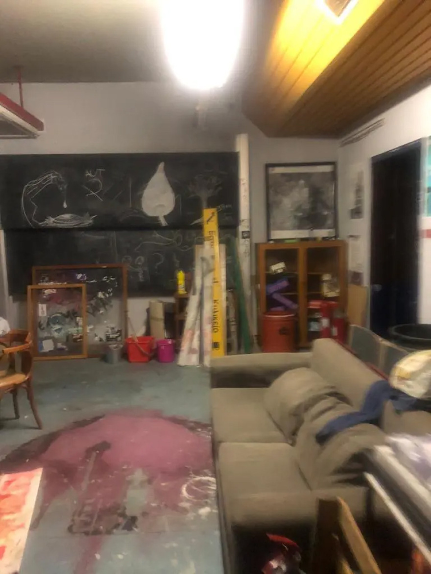 Εκκένωσαν κατάληψη στο ΕΜΠ μετά από 20 χρόνια - Δείτε βίντεο από την επέμβαση της αστυνομίας