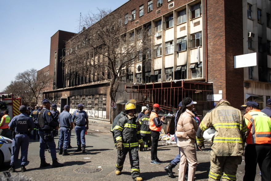 Γιοχάνεσμπουργκ: Τουλάχιστον 74 νεκροί από τη φωτιά σε κτήριο - Ανάμεσά τους και 12 παιδιά