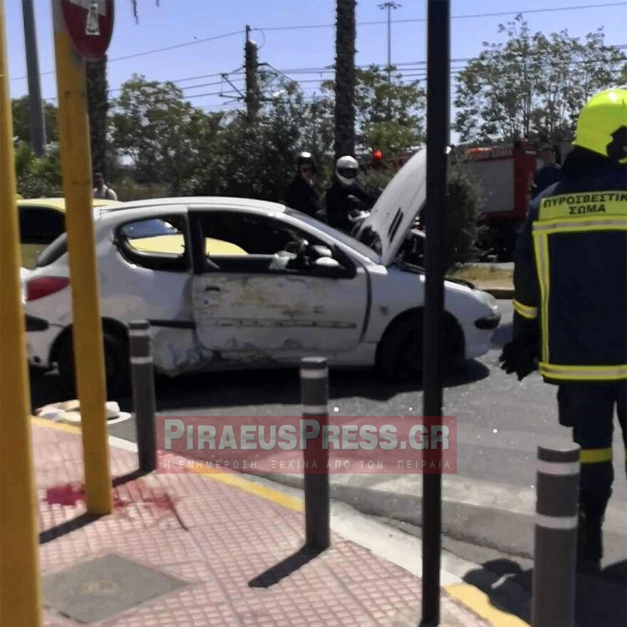 Δύο σοβαρά τροχαία στην Ποσειδώνος μέσα σε λίγη ώρα - Τραυματίστηκε γυναίκα που παρασύρθηκε από ΙΧ 