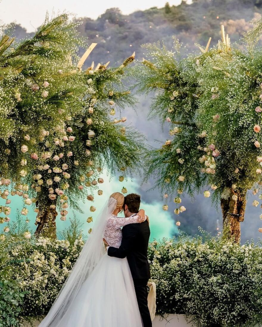 Κιάρα Φεράνι: Γιόρτασε πέντε χρόνια γάμου με τον Φέντεζ - Οι φωτογραφίες από τον γάμο τους