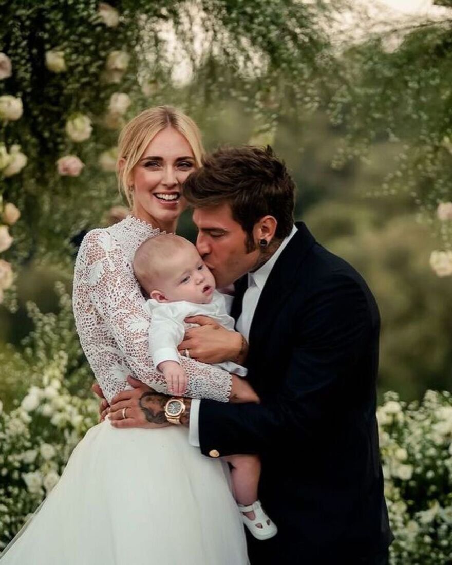 Κιάρα Φεράνι: Γιόρτασε πέντε χρόνια γάμου με τον Φέντεζ - Οι φωτογραφίες από τον γάμο τους