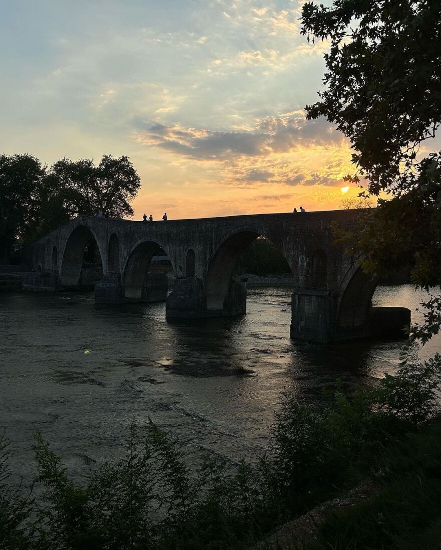 Κατερίνα Μαούτσου- Κώστας Νικούλι: Στο γεφύρι της Άρτας το ζευγάρι