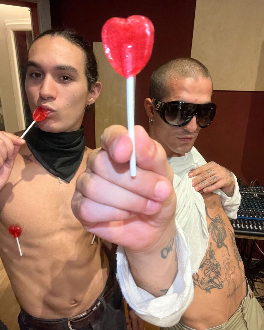 Νταμιάνο Νταβίντ: Φωτογραφήθηκε γυμνός