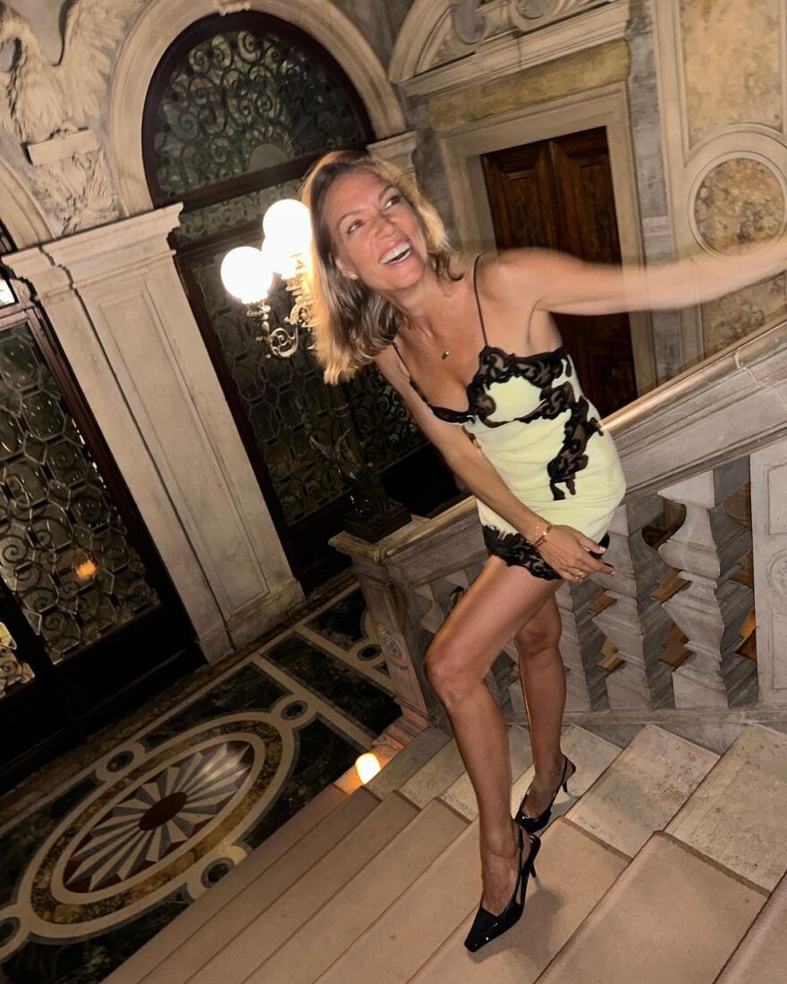 Βίκυ Καγιά: Φωτογραφίες από την εμφάνισή της στο Φεστιβάλ Κινηματογράφου Βενετίας