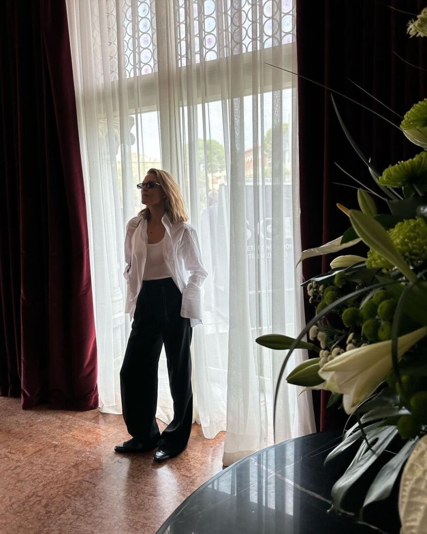 Βίκυ Καγιά: Φωτογραφίες από την εμφάνισή της στο Φεστιβάλ Κινηματογράφου Βενετίας