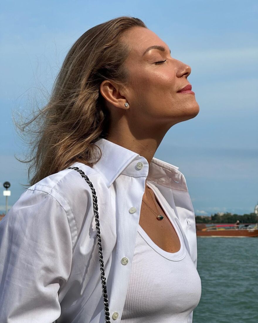 Βίκυ Καγιά: Φωτογραφίες από την εμφάνισή της στο Φεστιβάλ Κινηματογράφου Βενετίας