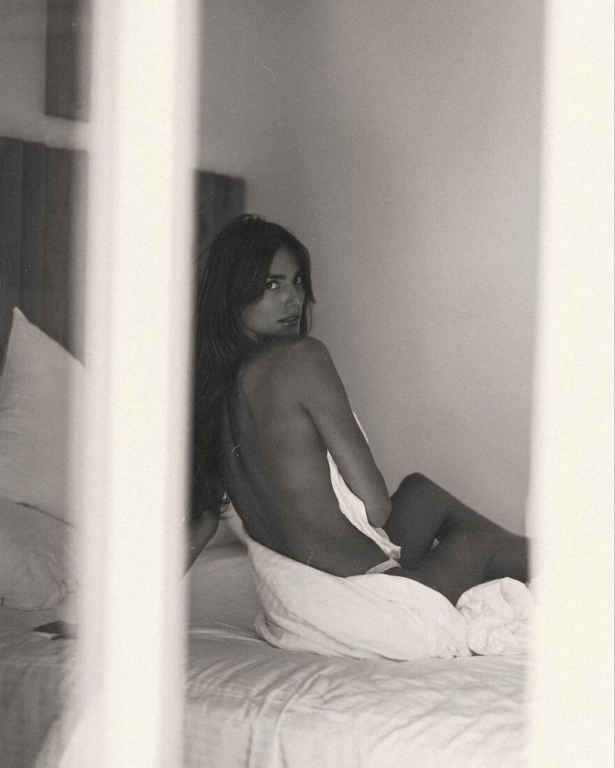 Ηλιάνα Παπαγεωργίου: Κάνει ντους με φόντο τη θάλασσα - Δείτε το βίντεο 