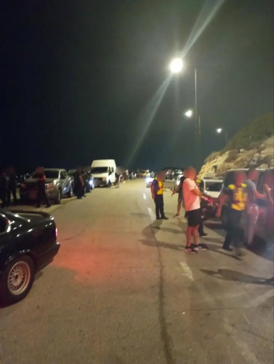 Στον δρόμο η ΕΛ.ΑΣ μετά τις «κόντρες» στην παραλιακή - Δείτε βίντεο και φωτογραφίες 