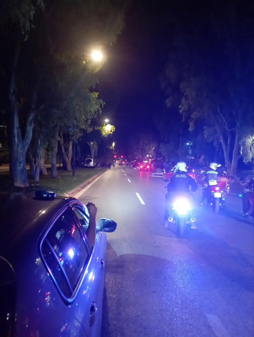 Στον δρόμο η ΕΛ.ΑΣ μετά τις «κόντρες» στην παραλιακή - Δείτε βίντεο και φωτογραφίες 