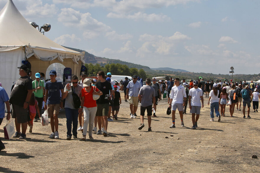Athens Flying Week: Μοναδικό υπερθέαμα για 11η χρονιά στην Τανάγρα - Δείτε βίντεο και φωτογραφίες