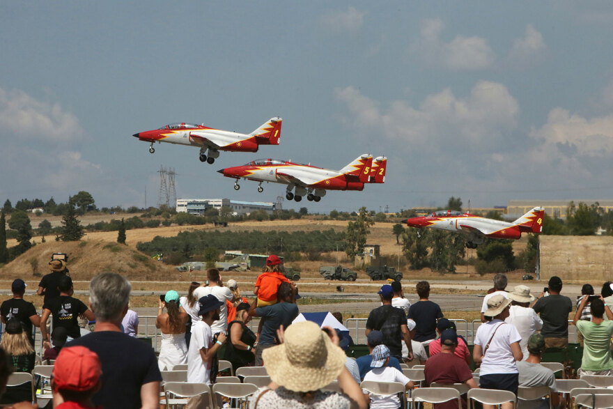 Athens Flying Week: Μοναδικό υπερθέαμα για 11η χρονιά στην Τανάγρα - Δείτε βίντεο και φωτογραφίες