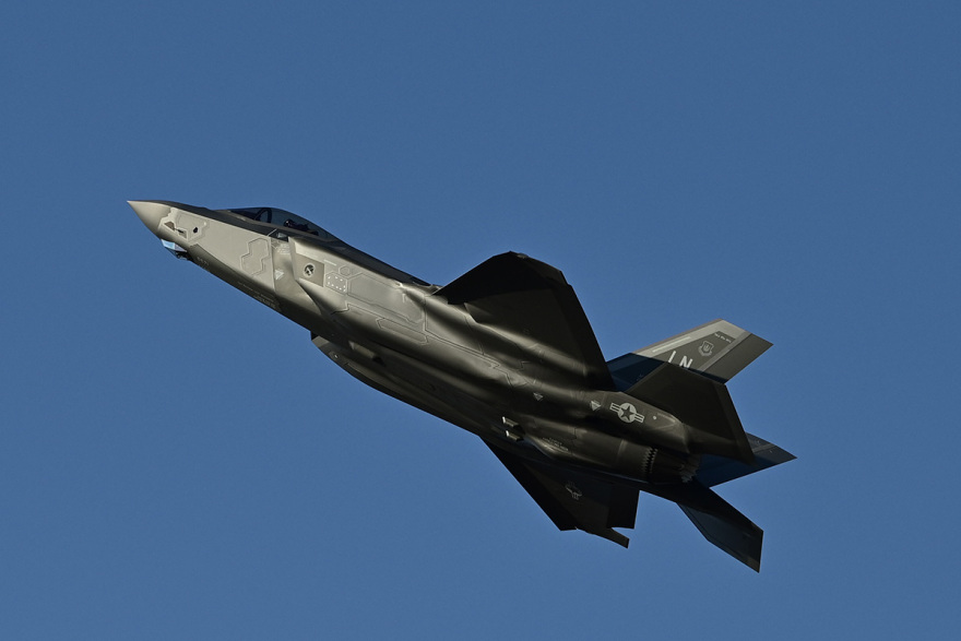 11η Athens Flying Week: Έκοψε την ανάσα το F-35 που πέταξε στον αττικό ουρανό - Βίντεο