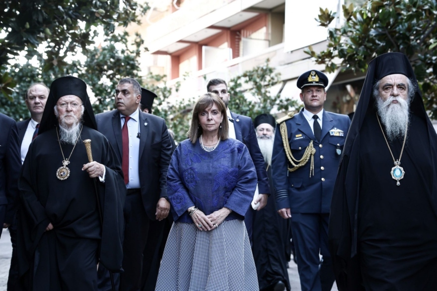 Κατερίνα Σακελλαρόπουλου: Έγινε επίτιμη δημότης Πύργου - Τι απεικονίζει το σακάκι που φόρεσε στην εκδήλωση