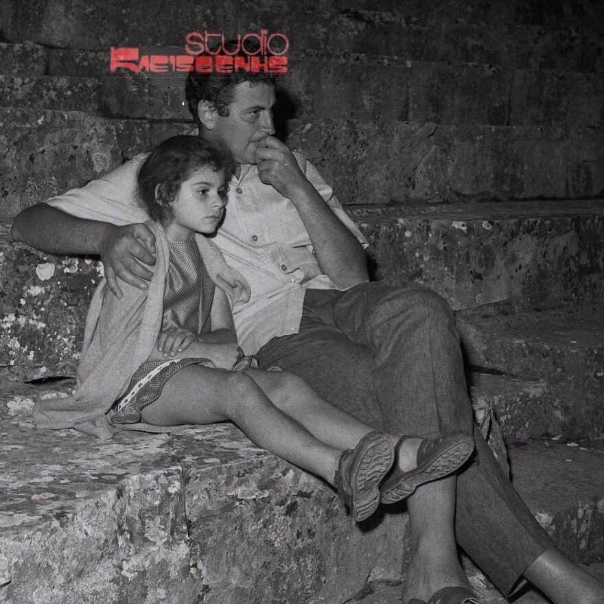 Μίκης Θεοδωράκης: Η αδημοσίευτη φωτογραφία με την κόρη του, Μαργαρίτα, από τη δεκαετία του 1960